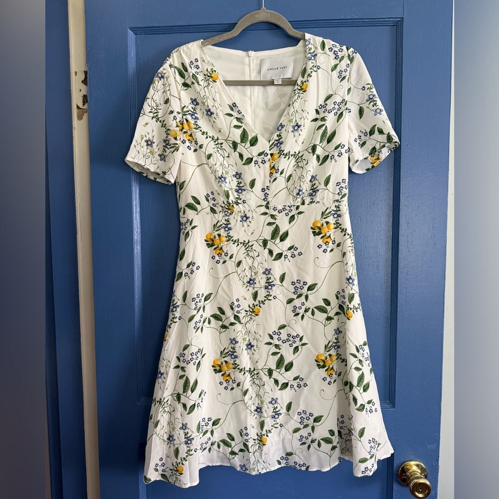 Amour Vert White Silk Floral V-Neck Dress